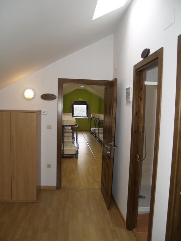 Albergue De Yebra Yebra de Basa Rum bild