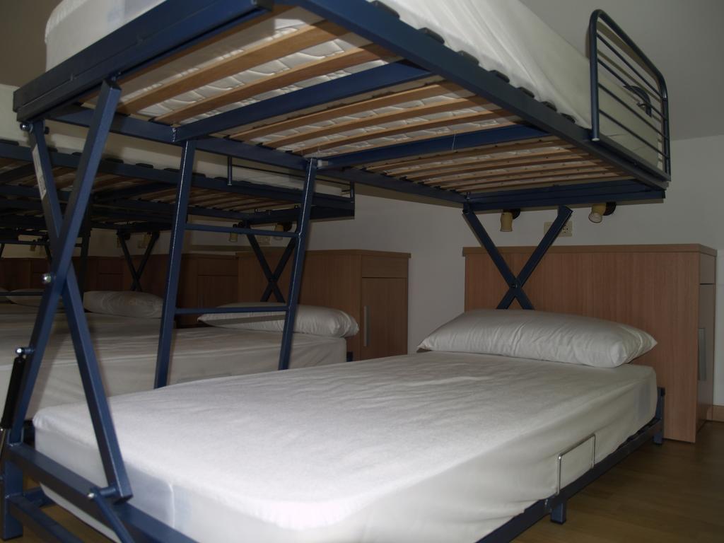 Albergue De Yebra Yebra de Basa Rum bild