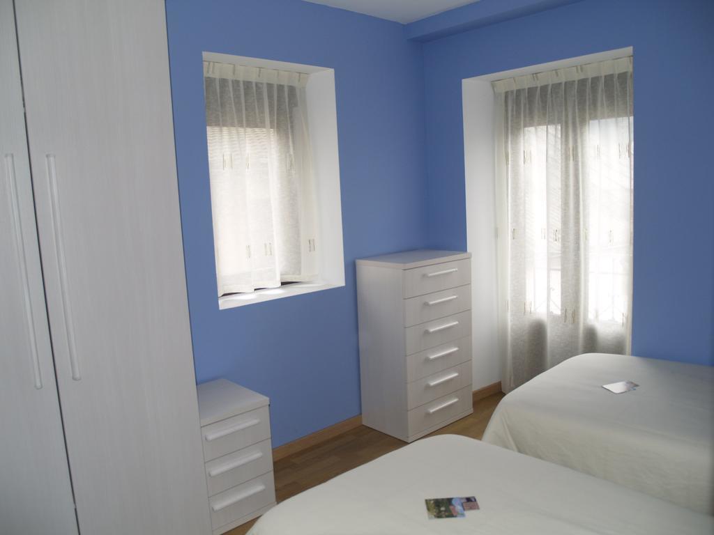 Albergue De Yebra Yebra de Basa Rum bild