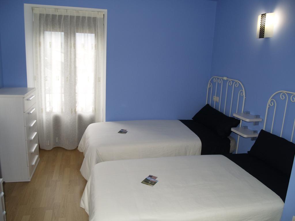 Albergue De Yebra Yebra de Basa Rum bild