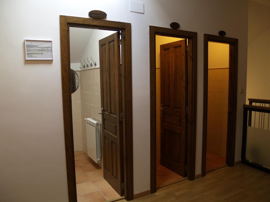 Albergue De Yebra Yebra de Basa Rum bild