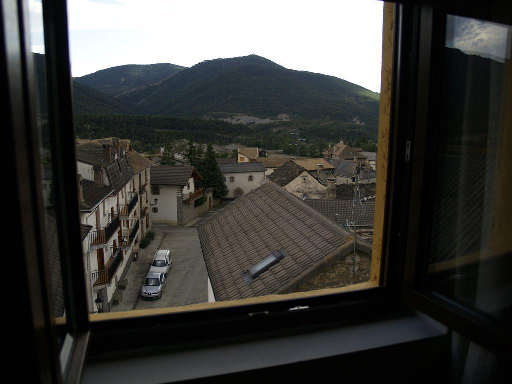 Albergue De Yebra Yebra de Basa Rum bild
