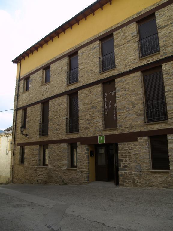 Albergue De Yebra Yebra de Basa Exteriör bild